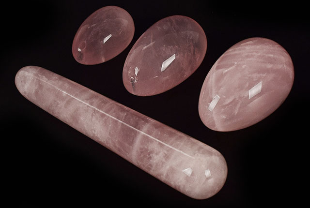 rose quartz yoni crystals image