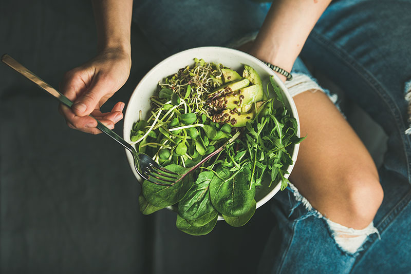 spinach salad image