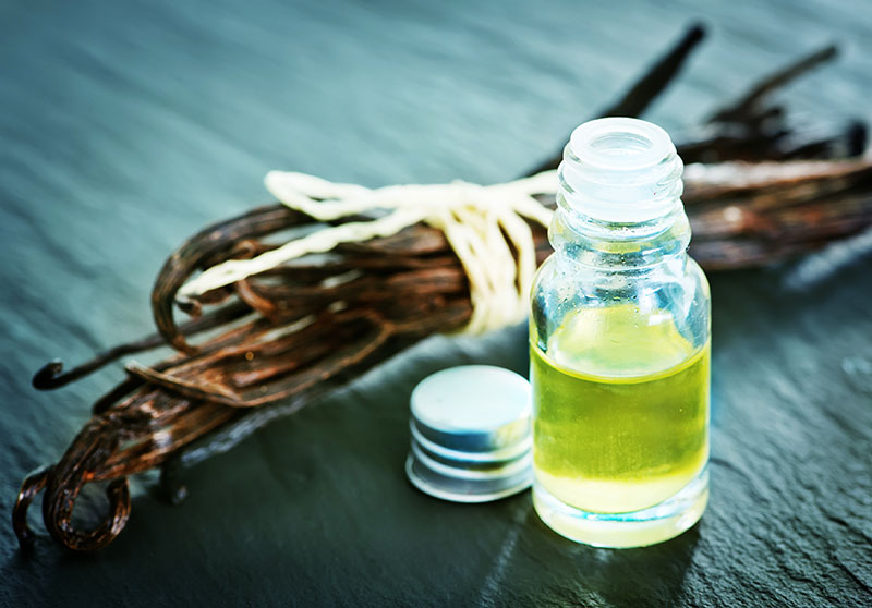 Vanilla essential oil image