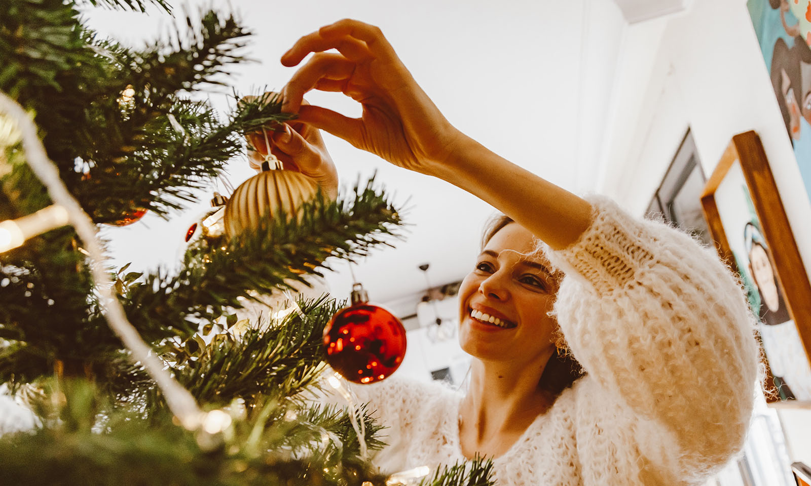 Feng Shui Christmas Tree Placement in 2021 + Decoration Tips SOLANCHA